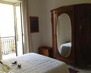 Al Capitello 2*, Palermo Italia